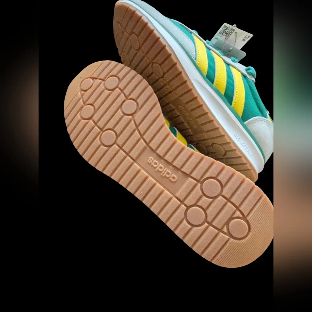 Adidas Run 70s 2.0 Lace Up Sneakers in 7.5 - Picture 7 of 9
